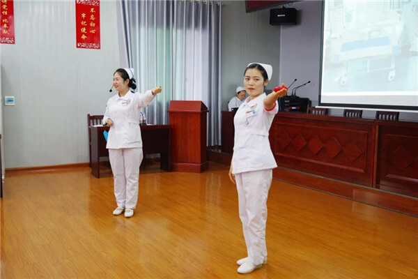 松桃县民族中医院首届护理师资授课比赛圆满落幕